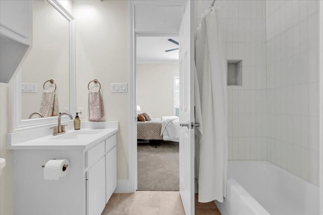 1426 Hidden Oaks Circle, Corinth, TX 76210