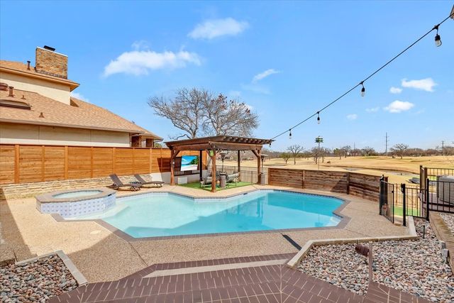 1426 Hidden Oaks Circle, Corinth, TX 76210