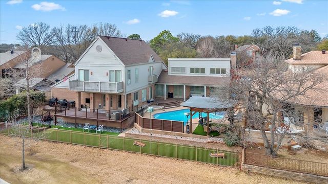 1426 Hidden Oaks Circle, Corinth, TX 76210