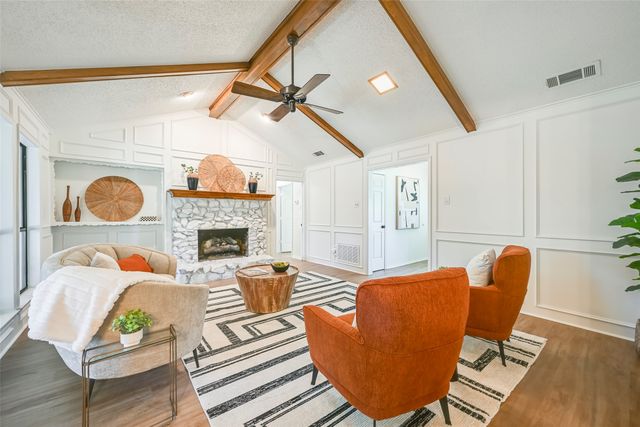 1913 Middle Glen Drive, Carrollton, TX 75007