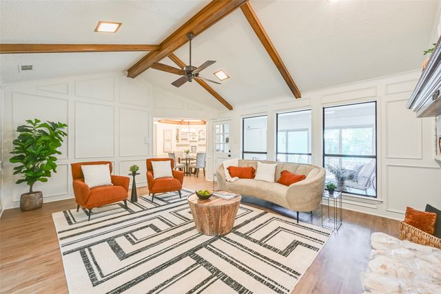 1913 Middle Glen Drive, Carrollton, TX 75007