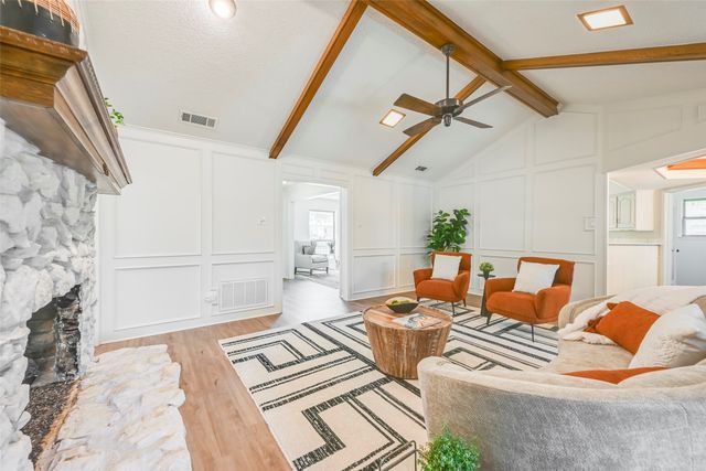 1913 Middle Glen Drive, Carrollton, TX 75007