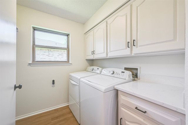 1913 Middle Glen Drive, Carrollton, TX 75007
