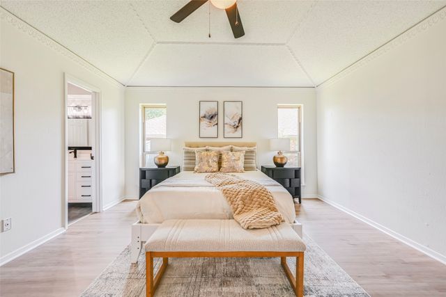 1913 Middle Glen Drive, Carrollton, TX 75007