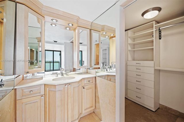 7751 NE Bayshore Ct 7B, Miami, FL 33138