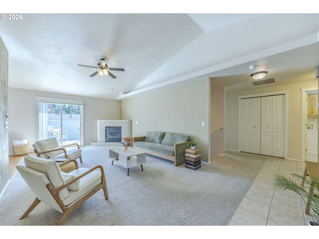 755 S 47TH Pl, Springfield, OR 97478