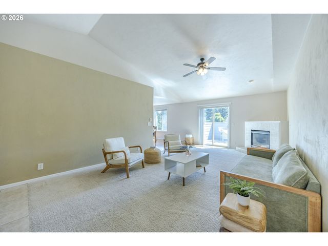 755 S 47TH Pl, Springfield, OR 97478