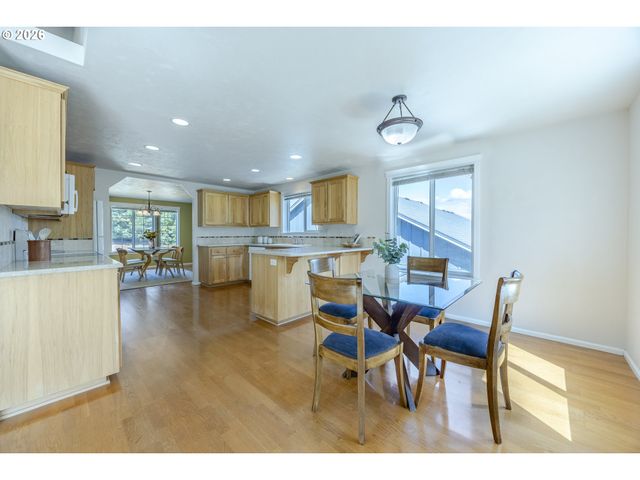 755 S 47TH Pl, Springfield, OR 97478