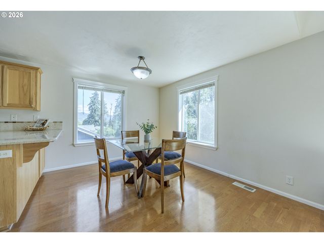755 S 47TH Pl, Springfield, OR 97478
