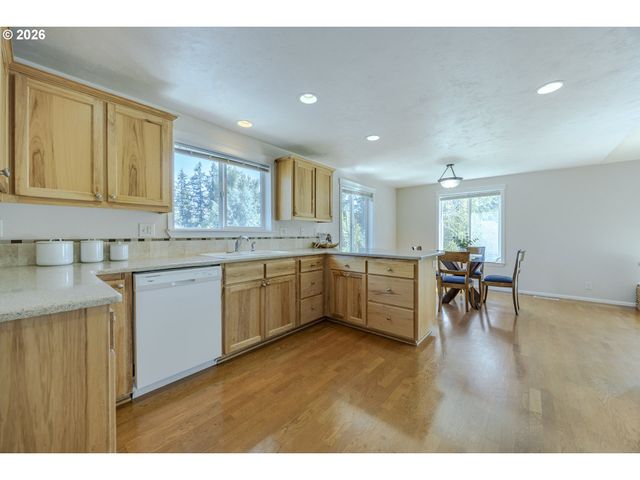755 S 47TH Pl, Springfield, OR 97478