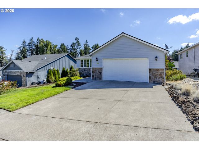 755 S 47TH Pl, Springfield, OR 97478