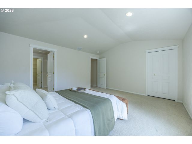 755 S 47TH Pl, Springfield, OR 97478