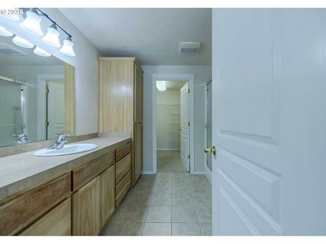 755 S 47TH Pl, Springfield, OR 97478