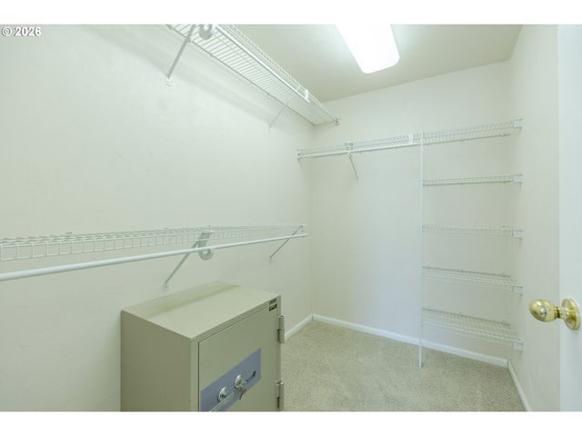 755 S 47TH Pl, Springfield, OR 97478