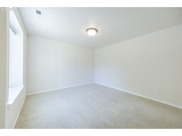 755 S 47TH Pl, Springfield, OR 97478