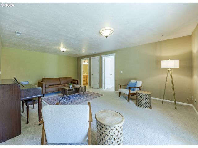 755 S 47TH Pl, Springfield, OR 97478