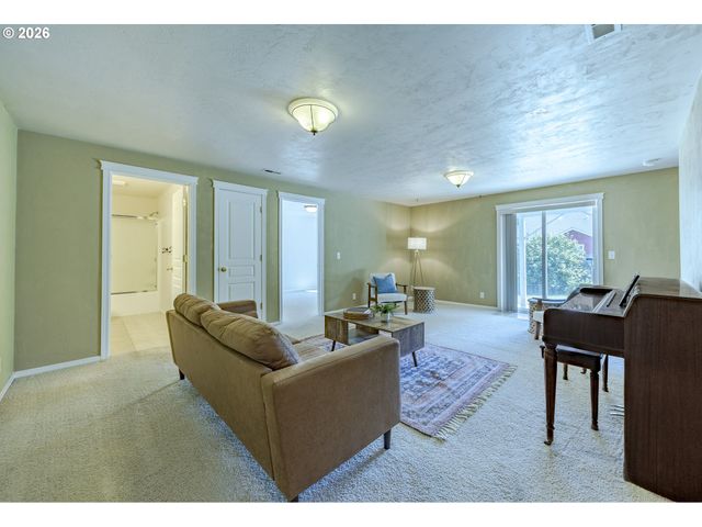755 S 47TH Pl, Springfield, OR 97478