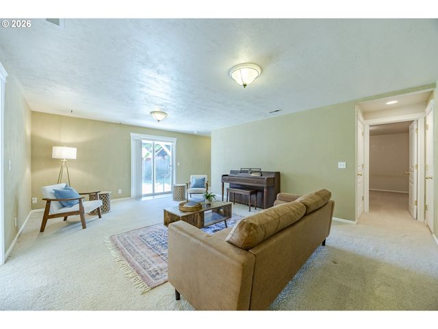 755 S 47TH Pl, Springfield, OR 97478