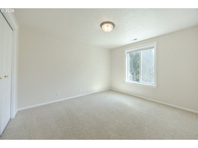 755 S 47TH Pl, Springfield, OR 97478