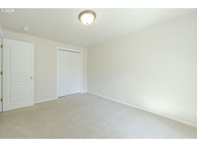755 S 47TH Pl, Springfield, OR 97478