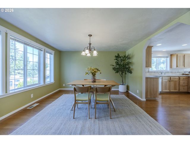 755 S 47TH Pl, Springfield, OR 97478