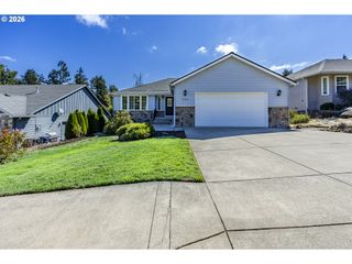 755 S 47TH Pl, Springfield, OR 97478
