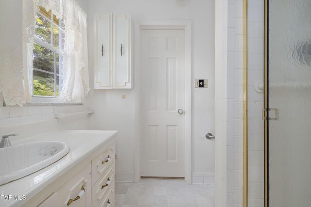 1013 Creasy Road, Jonesborough, TN 37659