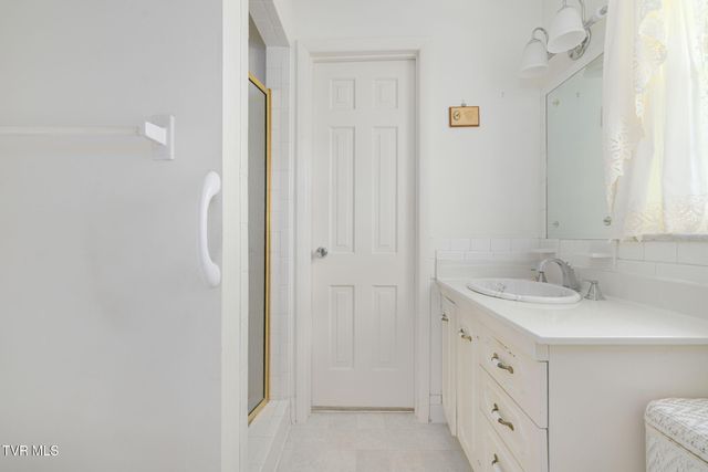 1013 Creasy Road, Jonesborough, TN 37659
