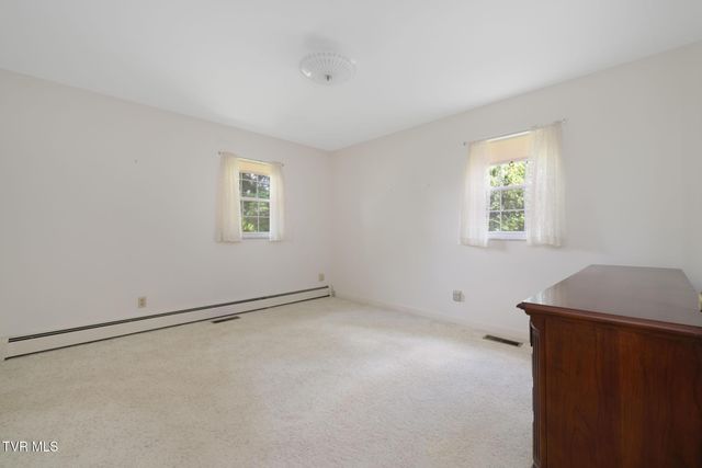 1013 Creasy Road, Jonesborough, TN 37659