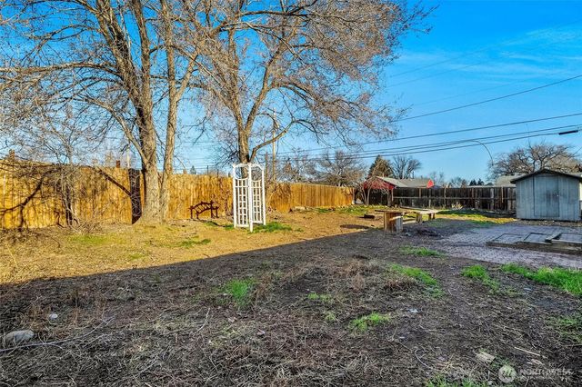 114 W Knolls Vista Drive, Moses Lake, WA 98837