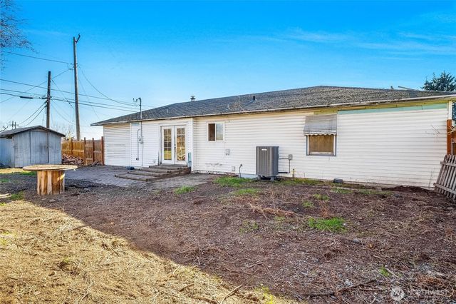 114 W Knolls Vista Drive, Moses Lake, WA 98837