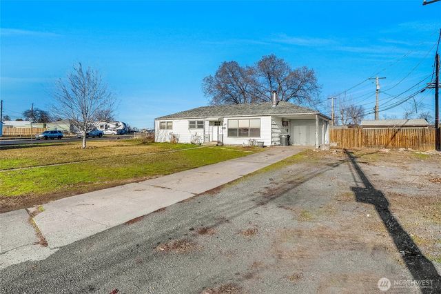 114 W Knolls Vista Drive, Moses Lake, WA 98837