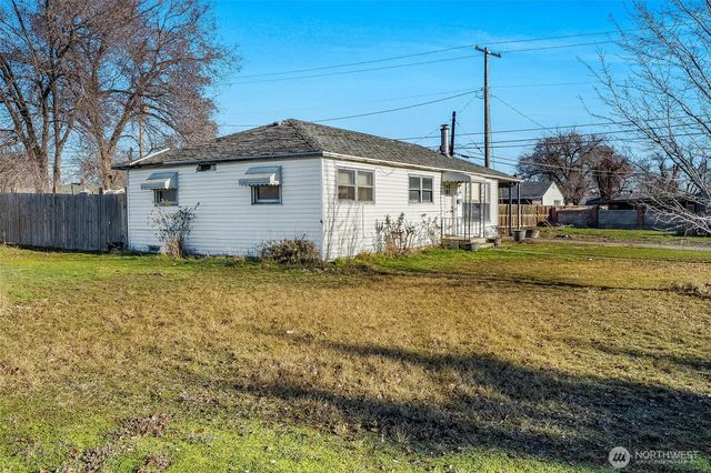 114 W Knolls Vista Drive, Moses Lake, WA 98837