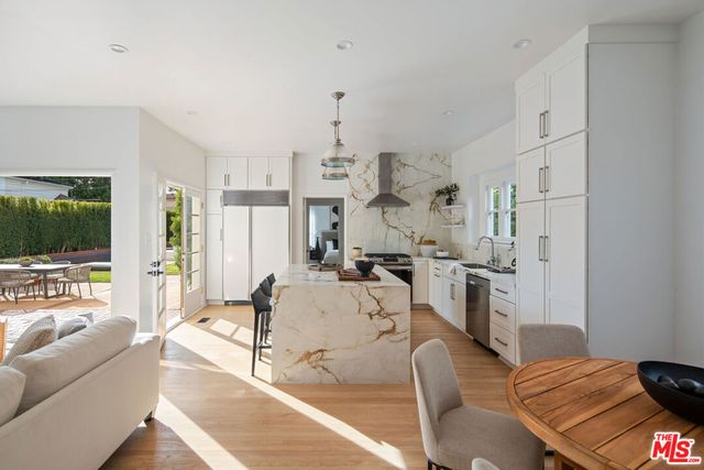 625 N Sierra Drive, Beverly Hills, CA 90210