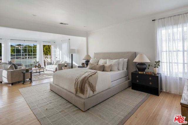 625 N Sierra Drive, Beverly Hills, CA 90210