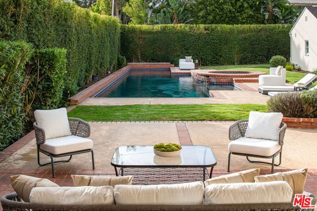 625 N Sierra Drive, Beverly Hills, CA 90210