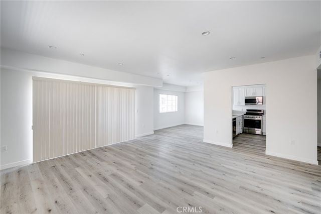 14526 Hartland Street 307, Van Nuys, CA 91405