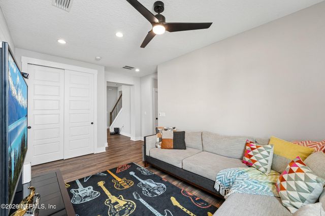 10223 SILVERBROOK Trail, Jacksonville, FL 32256