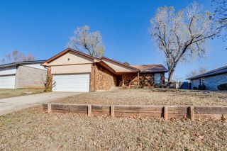 11817 Hollyrock Drive, Yukon, OK 73099