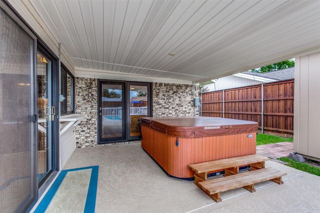 1902 Heather Way, Richardson, TX 75081