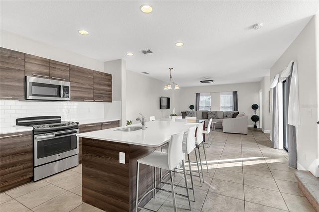 105 KENNY BOULEVARD, Haines City, FL 33844