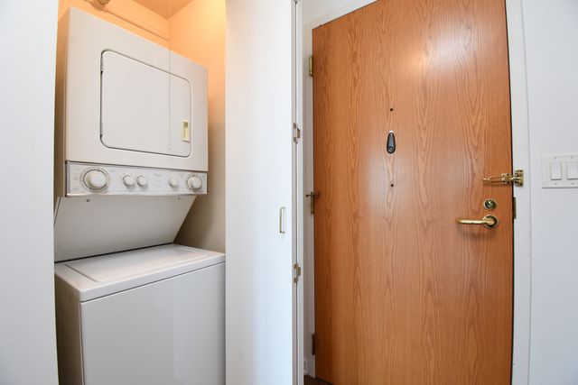 345 N La Salle Drive 1702, Chicago, IL 60654