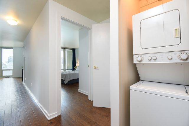 345 N La Salle Drive 1702, Chicago, IL 60654