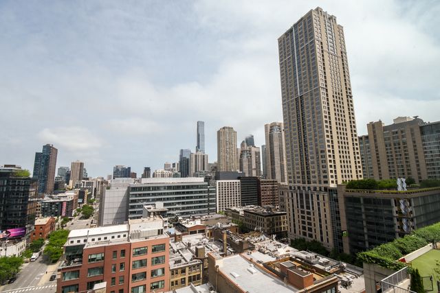 345 N La Salle Drive 1702, Chicago, IL 60654