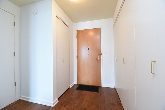 345 N La Salle Drive 1702, Chicago, IL 60654