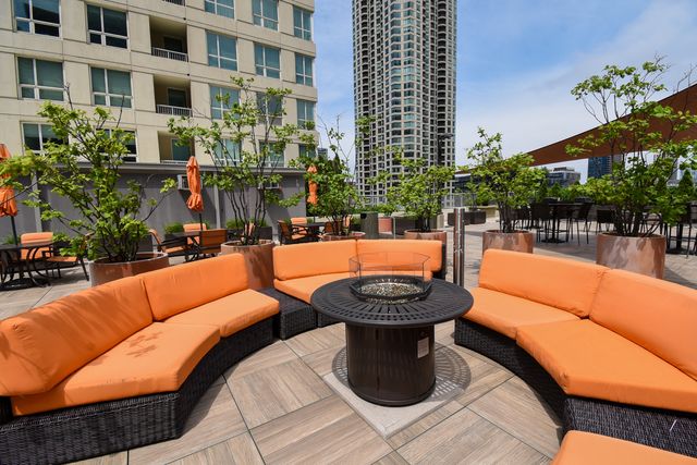 345 N La Salle Drive 1702, Chicago, IL 60654