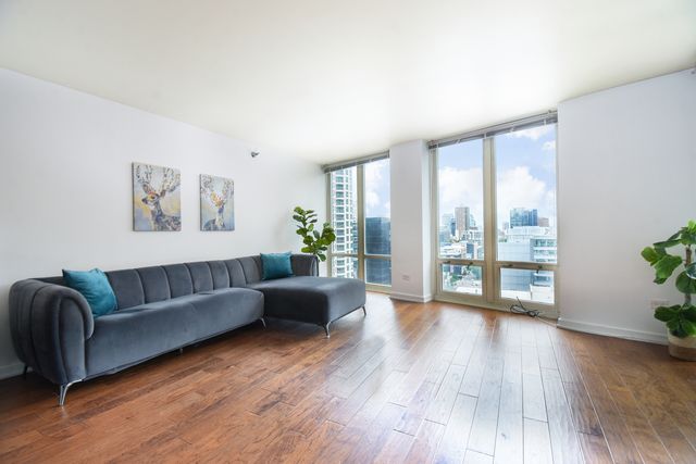 345 N La Salle Drive 1702, Chicago, IL 60654