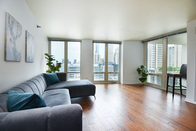 345 N La Salle Drive 1702, Chicago, IL 60654