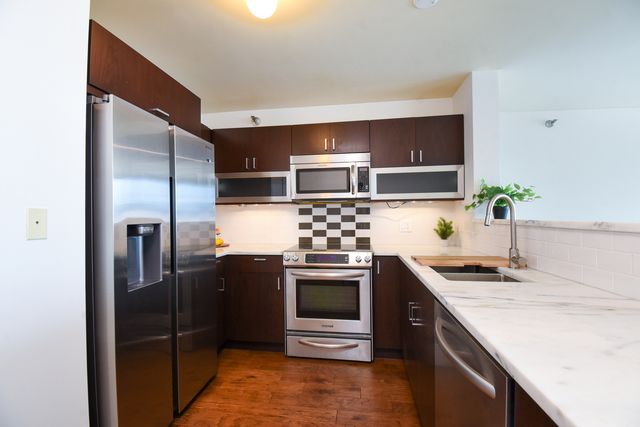 345 N La Salle Drive 1702, Chicago, IL 60654