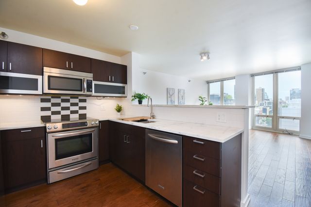 345 N La Salle Drive 1702, Chicago, IL 60654